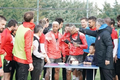 Prince Segbefia&#039;nın doğum günü Brezilya usulü kutlandı