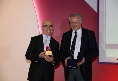 Prof. Dr. Hasan Bayram’a Türk Toraks Derneği Bilim Ödülü verildi