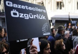 Profesyonel gazeteciler için en büyük beş hapishaneden biri