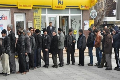 PTT şubeleri dolacak: İşsizlik maaşında 5 Nisan endişesi