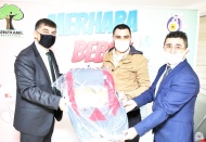 Puset ve eğitim kitapçığı dağıtılıyor