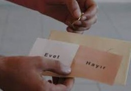 Pusulada "Hayır" Kahverengi, "Evet" Beyaz renk üzerinde 