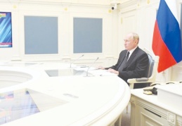 Putin, ABD'nin Afganistan'dan çekilmesini "kaçış" olarak niteledi