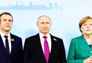 Putin, Merkel ve Macron ile görüştü