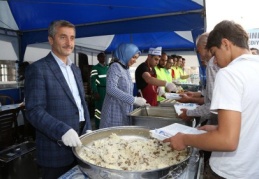Ramazan boyunca  Şahinbey'de 87 bin kişi iftar yaptı
