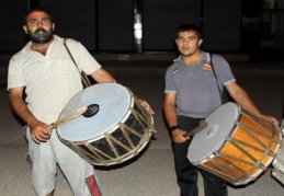 Ramazan davulcuları iş başında