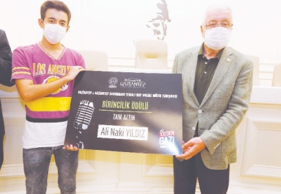 Rap yarışmalarında derece alanlar ödüllerine kavuştu