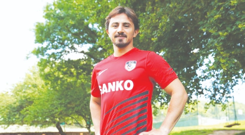 Recep Niyaz'ın eşi, Covid-19 nedeniyle bebeğini kaybetti