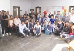 Rehabilitasyon merkezindeki çocuklara bayram ziyareti