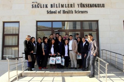 Rehber öğretmenleri eşliğinde üniversiteyi gezdiler