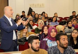 Rektör Yılmaz, yüksek takdir öğrencilerinin görüşlerini dinledi