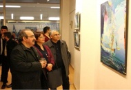 Renklerin büyüsünü tuvaline yansıtttı