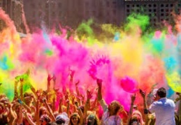 Renklerin festivali ’Holi’ kutlanıyor