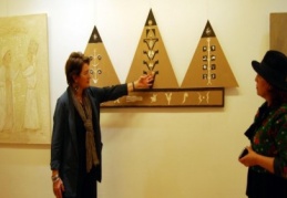 “Resimlerimde yapmak istediğim bugünkü yaşamı sorgulamak”