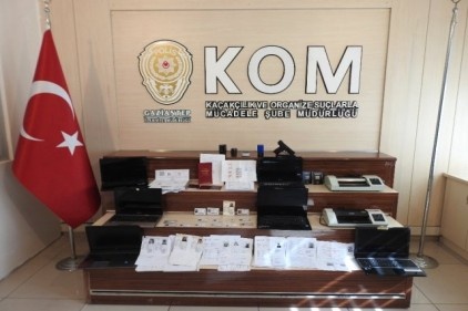 Resmi belgelerde sahtecilik yapan 2 kişi yakalandı