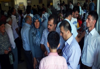 Resmi kurumlarda ilk gün yoğunluğu yaşandı 