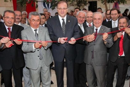 Restorasyonu tamamlanan Bey Mahallesi&#039;ndeki &#039;&#039;Gaziantep Üniversitesi Cenani Konağı Kültür Sanat Merkezi&#039;&#039; törenle açıldı