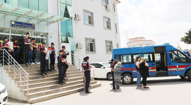 Rezidanslara fuhuş baskını yapıldı