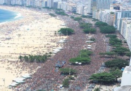 Rio Karnavalı zika dinlemiyor