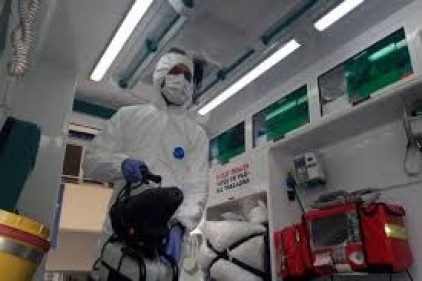 Riskli hasta taşıyan ambulanslar dezenfekte ediliyor
