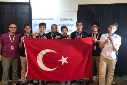 ROBOGAMES Dünya Robot Yarışması’ndan derece ile döndüler