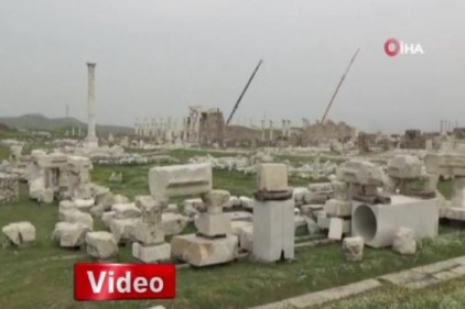 Roma dönemine ait eşi benzeri olmayan 1906 yıllık heykel Leodikya&#039;da bulundu
