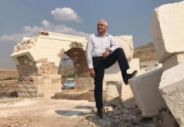 Rstorasyon çalışmalarına başlanan tarihi köprüde inceleme yaptı