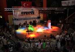 Ruhnevaz Tasavvuf Grubu Topluluğu konser verdi