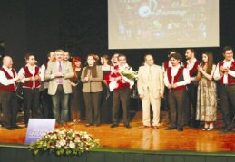 RuhnevazGaziantepliler’e resital sundu 