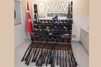 &#8216;Ruhsatsız silah&#8217; operasyonunda 5 kişi gözaltına alındı