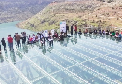 Rum Kale Cam Teras'ta okuma etkinliği yapıldı