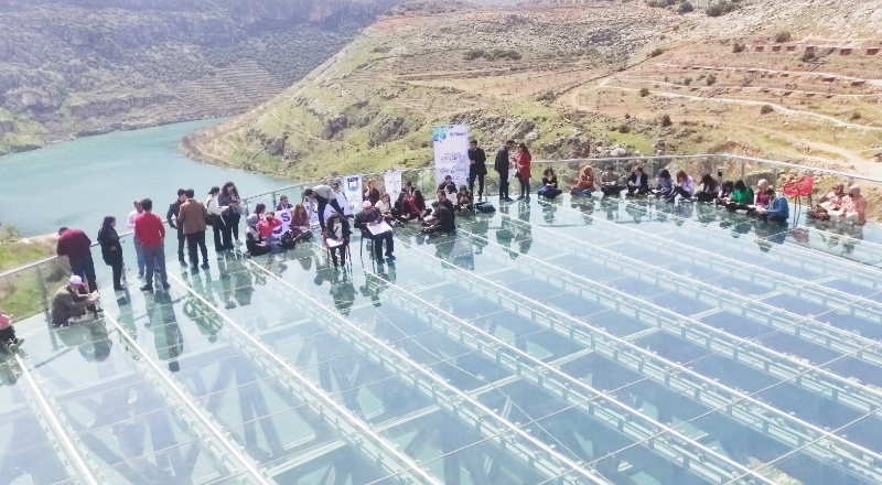 Rum Kale Cam Teras'ta okuma etkinliği yapıldı