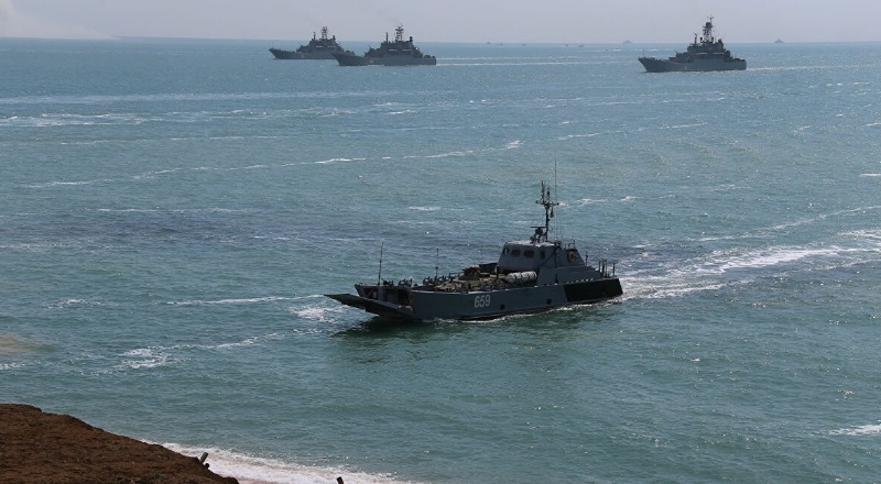 Rus ordusu, NATO'nun Karadeniz'deki manevraları sürerken Kırım'da tatbikat yaptı
