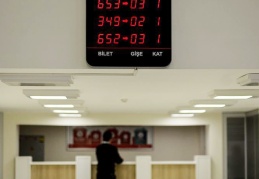Rus vatandaşları, Türkiye'deki bankalara akın ediyor!