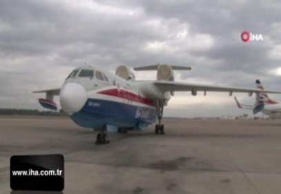 Rus yangın söndürme uçağı Be-200ES Antalya'da görücüye çıktı