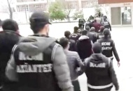 Rüşvetçi tapu memurunun cebinden deste deste para çıktı