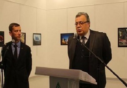 Rusya Büyükelçisine suikasta dünyadan tepkiler 