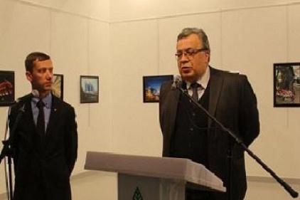 Rusya Büyükelçisine suikasta dünyadan tepkiler 