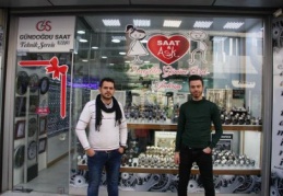 Saat, erkeğin takısı, kadının aksesuarıdır