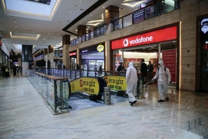 Saat kısıtlaması getirildi çocuk oyun alanları kapatıldı