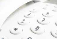 Sabit telefon yerle bir