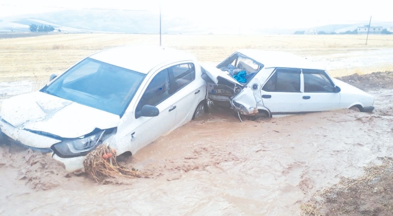 Sağanak yağış kazaya sebep oldu