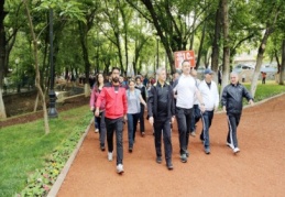 ‘Sağlığınız için Her Gün 10 bin Adım’ yürüyüşü düzenledi