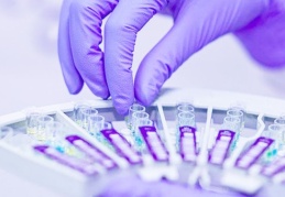 Sağlık Bakanı ‘ilkbahar’ dediği aşılama takvimini ‘sonbahar’a erteledi