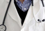 Sağlık Bakanlığı'ndan 65-72 yaş arası doktorlar için yeniden atama ilanı