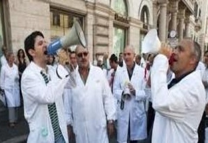 Sağlık çalışanları bugün tüm yurtta iş bırakıyor
