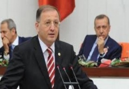 Sağlık çalışanları, kutsal ve zor bir görev yapıyor