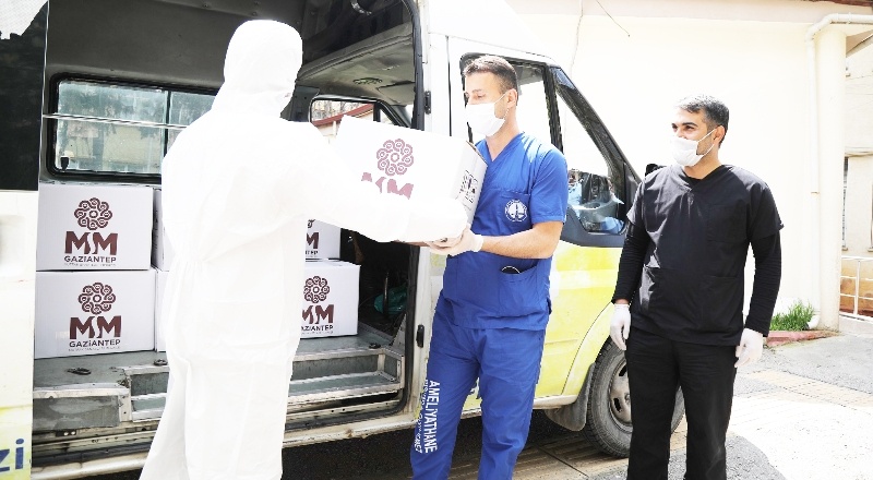 “Sağlık çalışanlarına toplu taşıma ve otoparkı bedava yaptık”