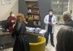 Sağlık çalışanlarının güvenliğini sağlamak öncelikli olmalıdır