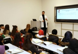 Sağlık eğitiminde teorinin yanı sıra uygulamalı eğitim çok önemli